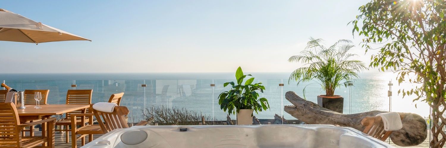 Horizon and sea view from a bubbling hot tub